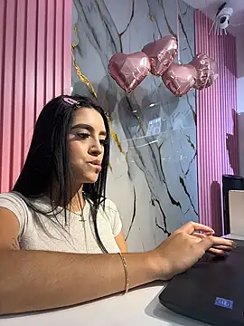 Victoria adaams online show from 11-06-25, 10:47