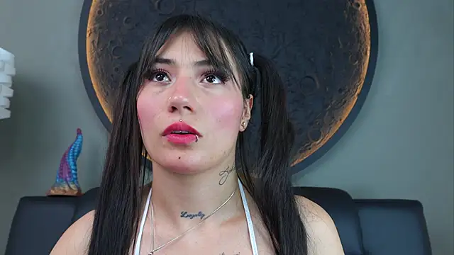 miss sharlotte18 online show from 12-17-25, 06:13