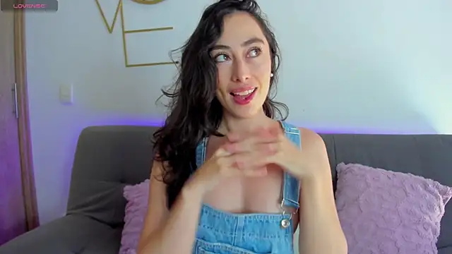 Amatiista online show from 01-15-26, 04:21