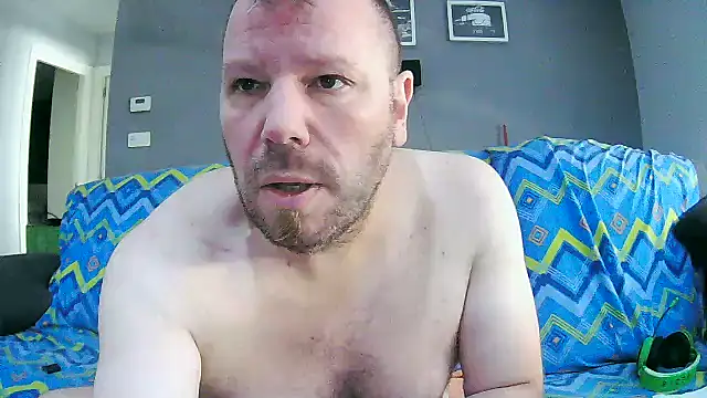 Snapshot of txan9876 chatting on 10-07-25, 10:49 txan9876 online show from 10-07-25, 10:49