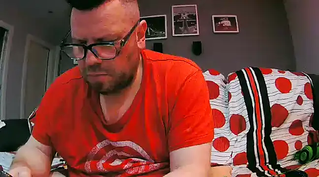 Snapshot of txan9876 chatting on 02-03-25, 01:52 txan9876 online show from 02-03-25, 01:52