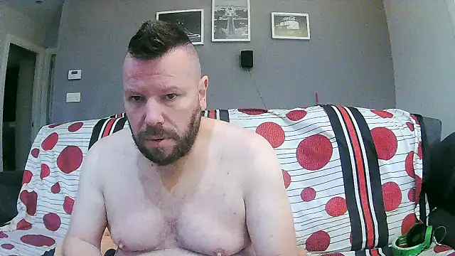 txan9876 online show from 12-18-25, 01:59