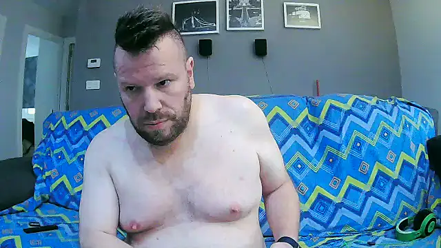 Snapshot of txan9876 chatting on 09-13-25, 04:51 txan9876 online show from 09-13-25, 04:51