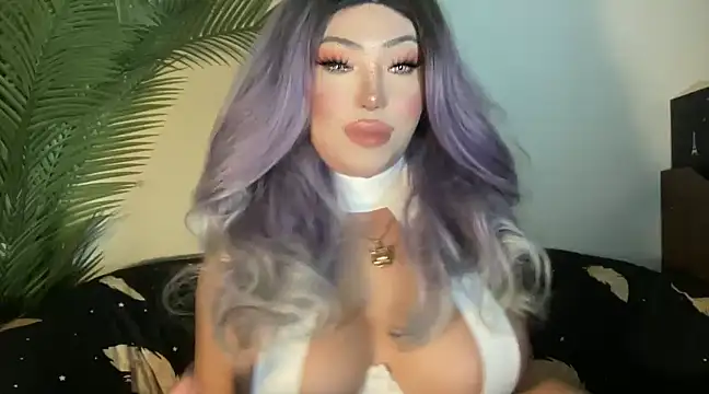 Snapshot of BigDominaMia chatting on 01-26-25, 12:33 BigDominaMia online show from 01-26-25, 12:33