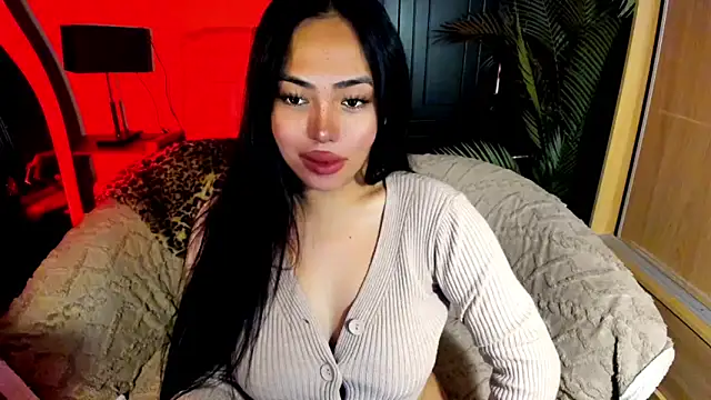 Snapshot of BigDominaMia chatting on 07-22-26, 11:29 BigDominaMia online show from 07-22-26, 11:29