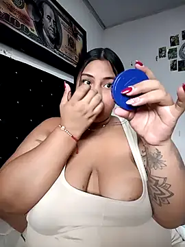 Snapshot of Edithxxx1 chatting on 12-14-25, 06:35 Edithxxx1 online show from 12-14-25, 06:35