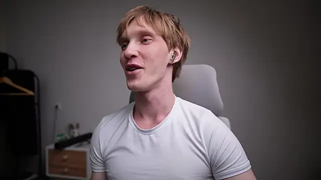 J Akira online show from 04-20-26, 09:05