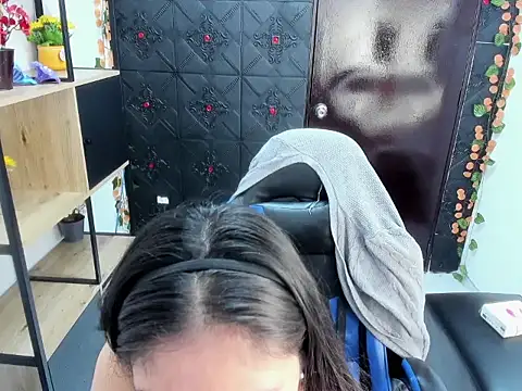 AnnyMilet  online show from 04-28-26, 01:48