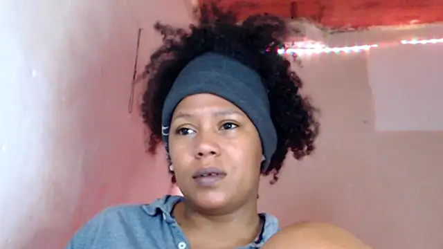 Snapshot of cherry_cleou chatting on 05-25-26, 06:01 cherry cleou online show from 05-25-26, 06:01
