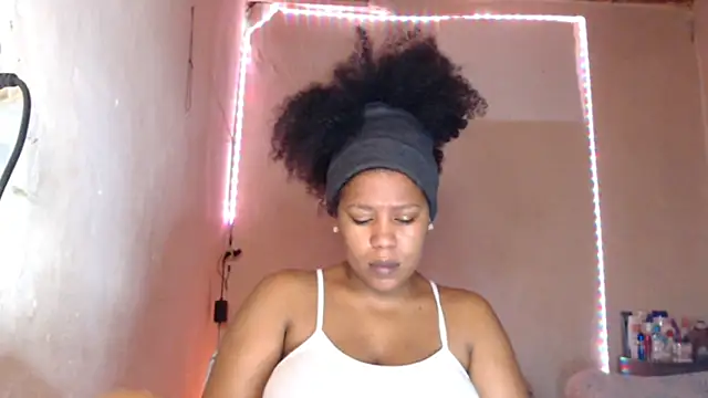 Snapshot of cherry_cleou chatting on 05-10-26, 10:11 cherry cleou online show from 05-10-26, 10:11