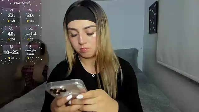 sophi mooreno online show from 11-14-25, 01:09