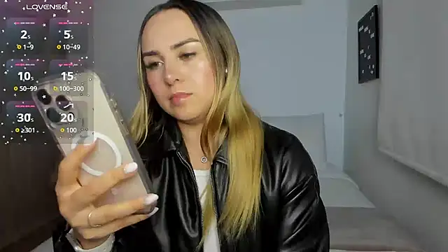 sophi mooreno online show from 02-17-26, 02:42