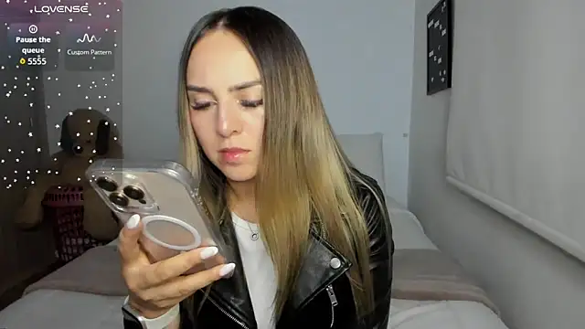 sophi mooreno online show from 04-08-26, 01:29