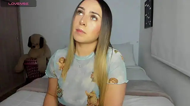 sophi mooreno online show from 07-15-26, 02:29