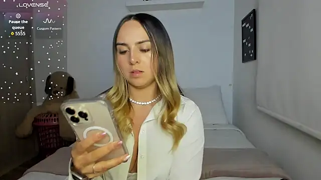 sophi mooreno online show from 07-16-26, 02:19