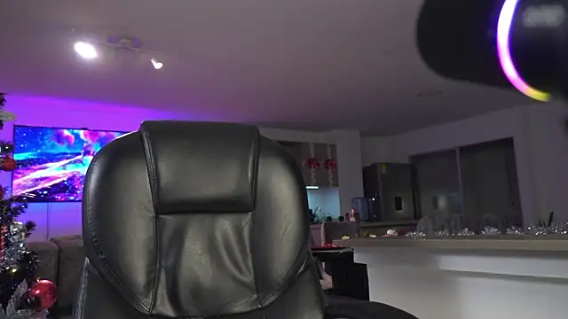 Frank Farrell online show from 12-18-25, 03:55