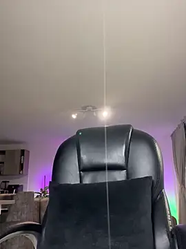 Snapshot of Frank_Farrell chatting on 02-18-26, 01:14 Frank Farrell online show from 02-18-26, 01:14