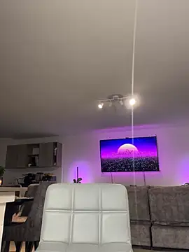 Snapshot of Frank_Farrell chatting on 02-21-26, 05:31 Frank Farrell online show from 02-21-26, 05:31