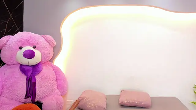 Snapshot of ArianaBlackk chatting on 06-18-26, 01:16 ArianaBlackk online show from 06-18-26, 01:16