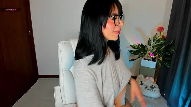 Silvanna-Moree online show from 04-07-26, 02:19