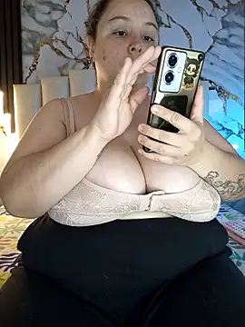 Snapshot of mollieblue69 chatting on 02-25-26, 01:11 mollieblue69 online show from 02-25-26, 01:11