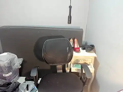Snapshot of sandyquinnxx chatting on 05-21-26, 04:15 sandyquinnxx online show from 05-21-26, 04:15