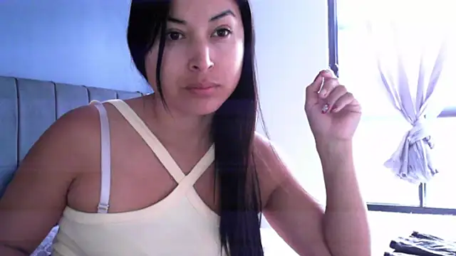 Snapshot of Sweet-Angie chatting on 06-06-26, 02:55 Sweet-Angie online show from 06-06-26, 02:55