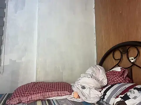 Snapshot of asian-doll chatting on 06-17-26, 02:44 asian-doll online show from 06-17-26, 02:44