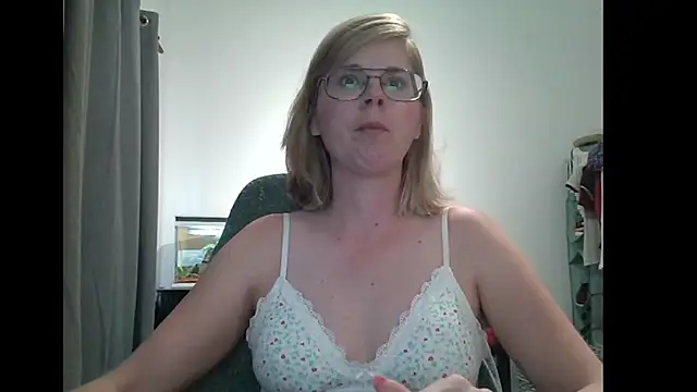Snapshot of SavannaGirly chatting on 02-26-25, 02:49 SavannaGirly online show from 02-26-25, 02:49