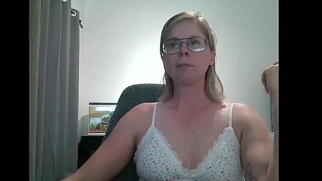 Snapshot of SavannaGirly chatting on 02-21-25, 11:33 SavannaGirly online show from 02-21-25, 11:33