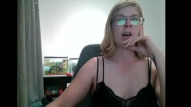Snapshot of SavannaGirly chatting on 03-14-25, 05:02 SavannaGirly online show from 03-14-25, 05:02