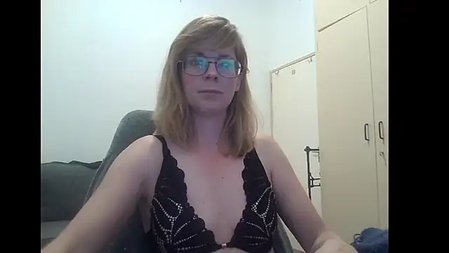 SavannaGirly online show from 12-16-25, 10:08