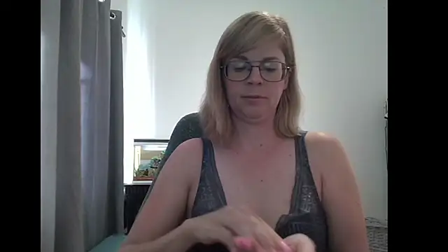 Snapshot of SavannaGirly chatting on 03-01-25, 08:02 SavannaGirly online show from 03-01-25, 08:02