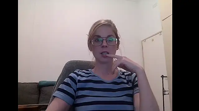 Snapshot of SavannaGirly chatting on 09-17-25, 06:59 SavannaGirly online show from 09-17-25, 06:59