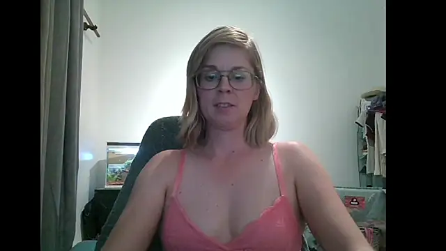 Snapshot of SavannaGirly chatting on 02-23-25, 06:01 SavannaGirly online show from 02-23-25, 06:01