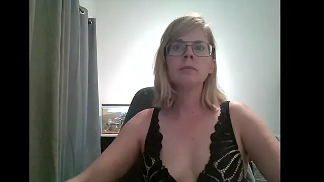 Snapshot of SavannaGirly chatting on 02-17-25, 05:44 SavannaGirly online show from 02-17-25, 05:44
