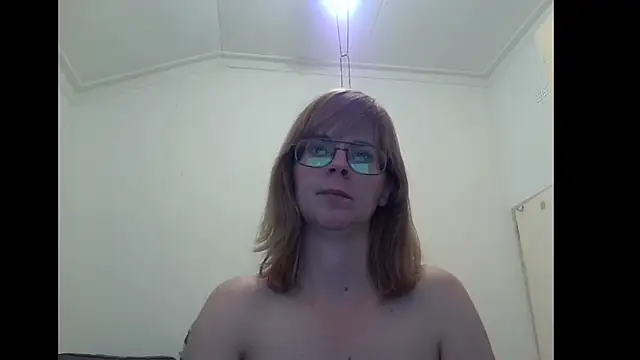 Snapshot of SavannaGirly chatting on 10-14-25, 09:47 SavannaGirly online show from 10-14-25, 09:47