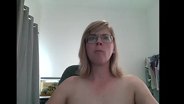 Snapshot of SavannaGirly chatting on 03-06-25, 11:58 SavannaGirly online show from 03-06-25, 11:58