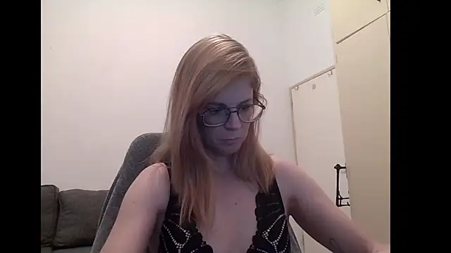 Snapshot of SavannaGirly chatting on 09-24-25, 06:53 SavannaGirly online show from 09-24-25, 06:53