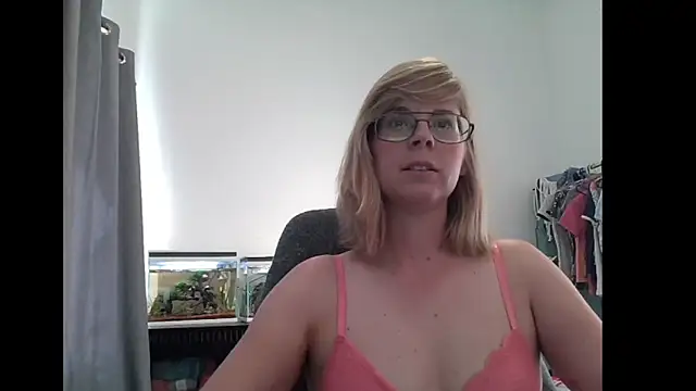 Snapshot of SavannaGirly chatting on 03-12-25, 09:23 SavannaGirly online show from 03-12-25, 09:23