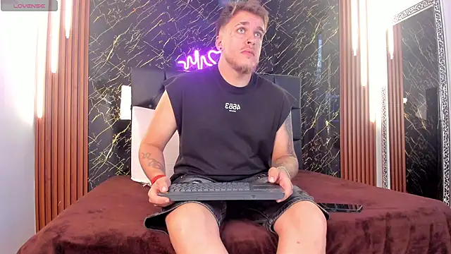 keane lee online show from 10-15-25, 01:30