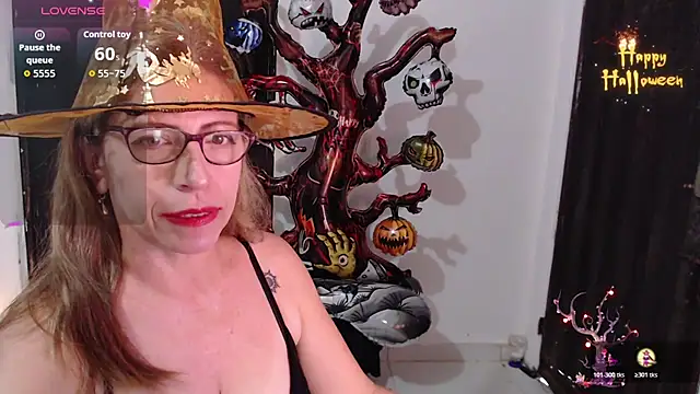 Chayla Ruiz online show from 10-31-25, 11:07