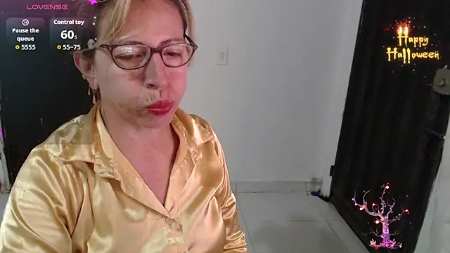 Chayla Ruiz online show from 11-09-25, 10:08