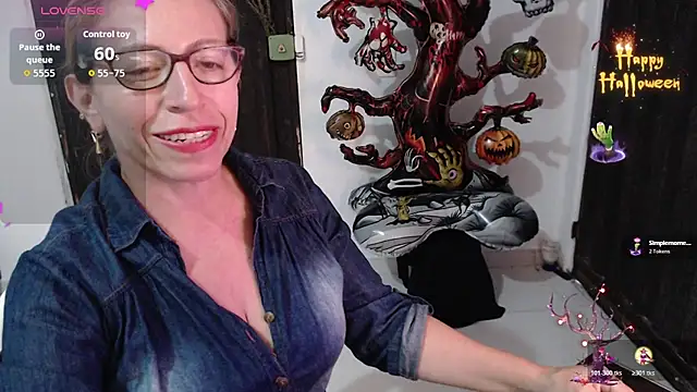 Chayla Ruiz online show from 10-30-25, 09:44