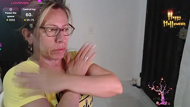 Chayla Ruiz online show from 11-10-25, 10:26