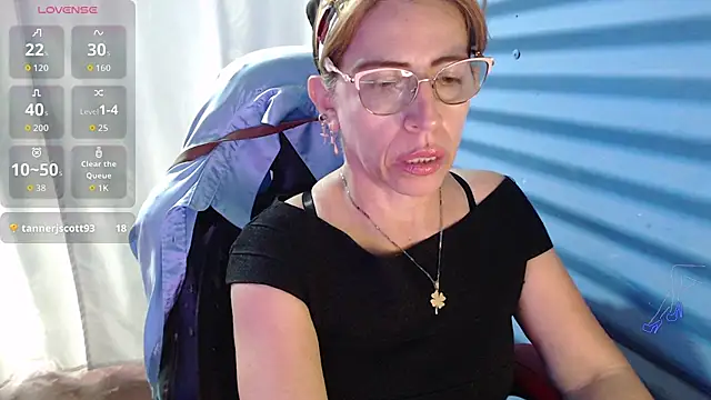 Chayla Ruiz online show from 05-17-26, 08:53