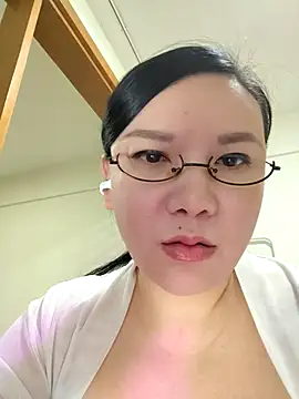 LILYsweetfcup online show from 11-22-25, 01:32