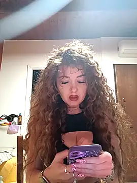 Snapshot of CurlyElisa chatting on 05-05-26, 10:24 CurlyElisa online show from 05-05-26, 10:24