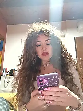 Snapshot of CurlyElisa chatting on 04-25-26, 11:35 CurlyElisa online show from 04-25-26, 11:35