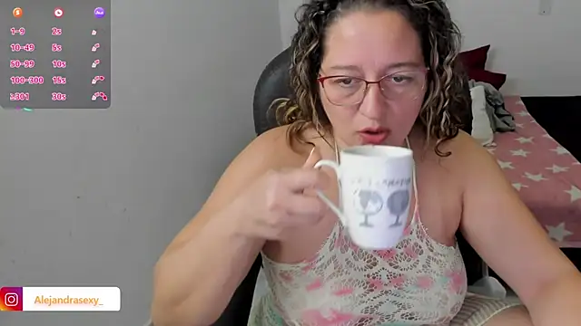 Snapshot of alejandra_milf_ chatting on 06-03-26, 08:57 alejandra milf online show from 06-03-26, 08:57